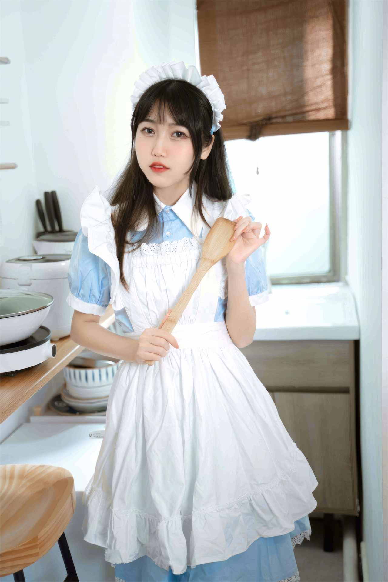 不呆猫No.056 - 厨房小女仆 [33P]